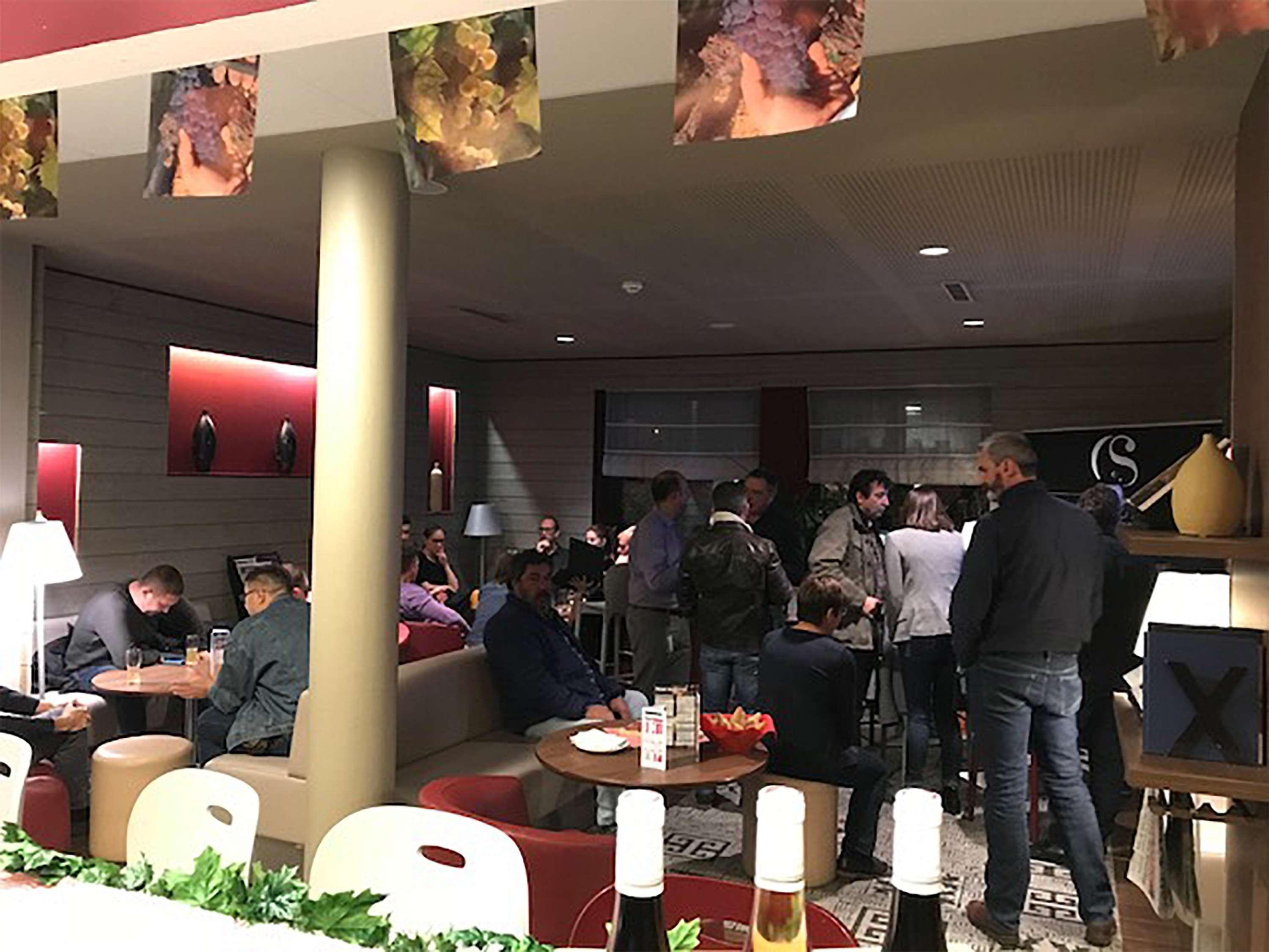 Hotel Campanile Carcassonne Est - La Cite Exterior foto