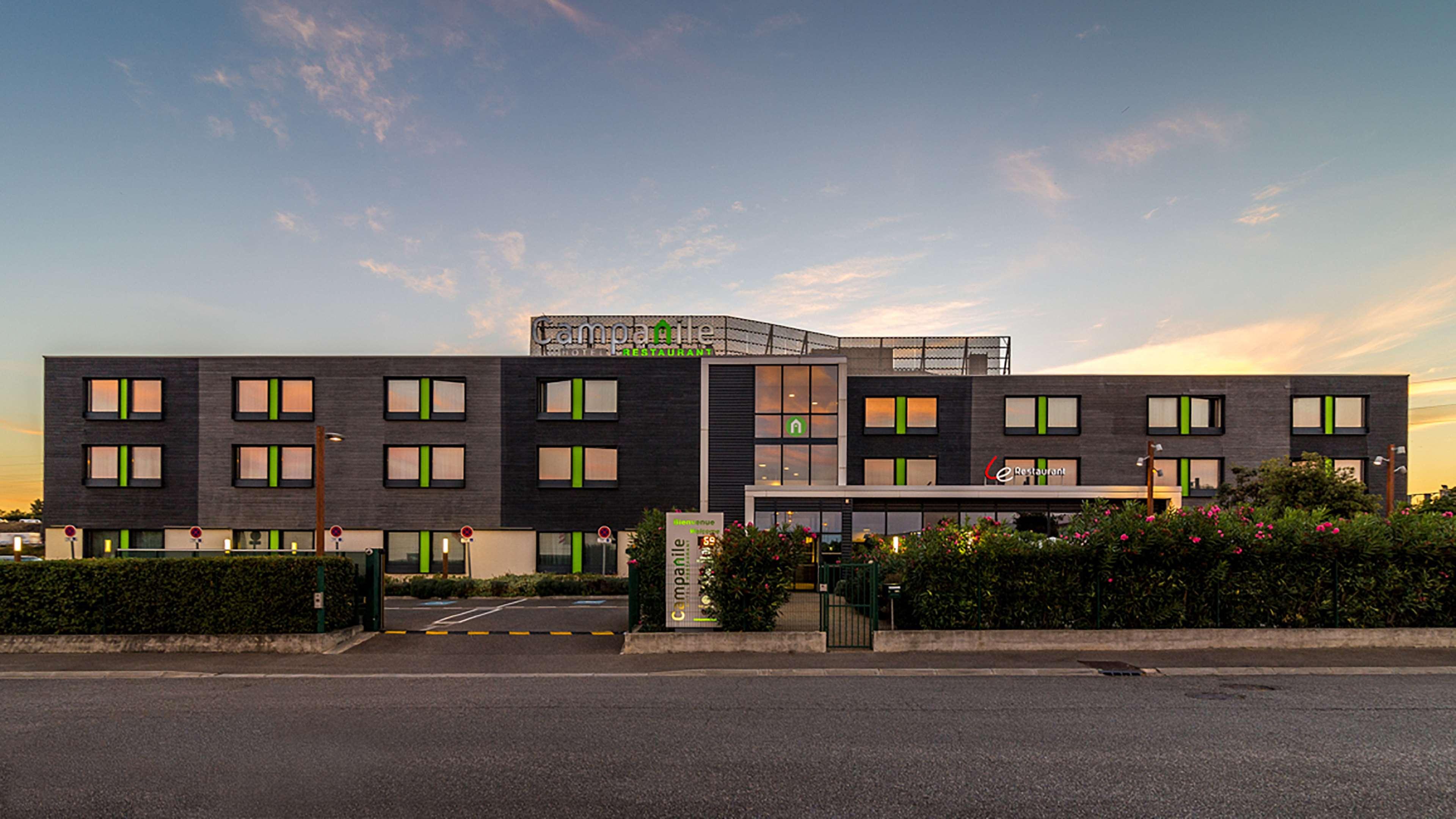 Hotel Campanile Carcassonne Est - La Cite Exterior foto